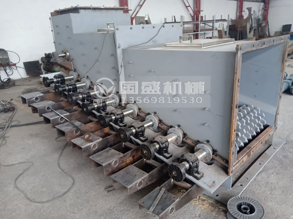 振動(dòng)篩的篩面結(jié)構(gòu)參數(shù) 振動(dòng)篩的篩面結(jié)構(gòu)參數(shù)